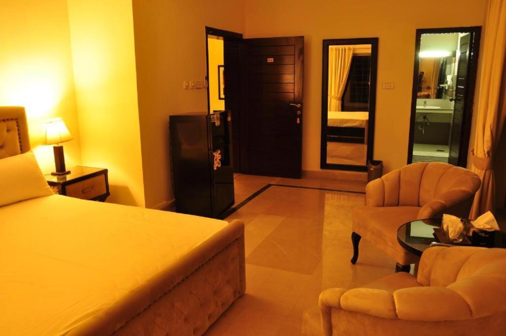 Reina Boutique Hotel - G6 Islamabad Exterior photo