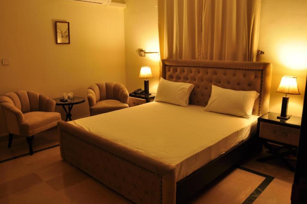 Reina Boutique Hotel - G6 Islamabad Exterior photo